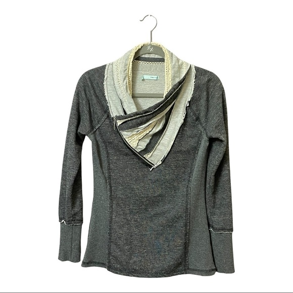 𝅺ZIP V cowl neck charcoal sweatshirt with cream lace/light gray neck accents - Picture 1 of 9